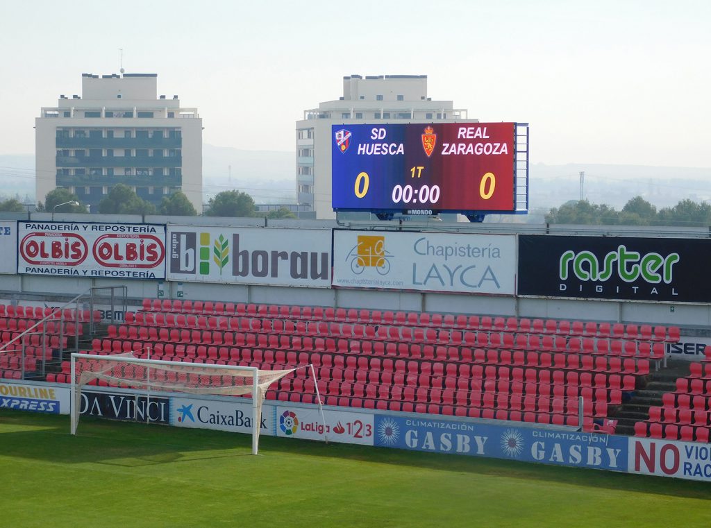 deportivos led a medida: el estadio de la Huesca moderniza